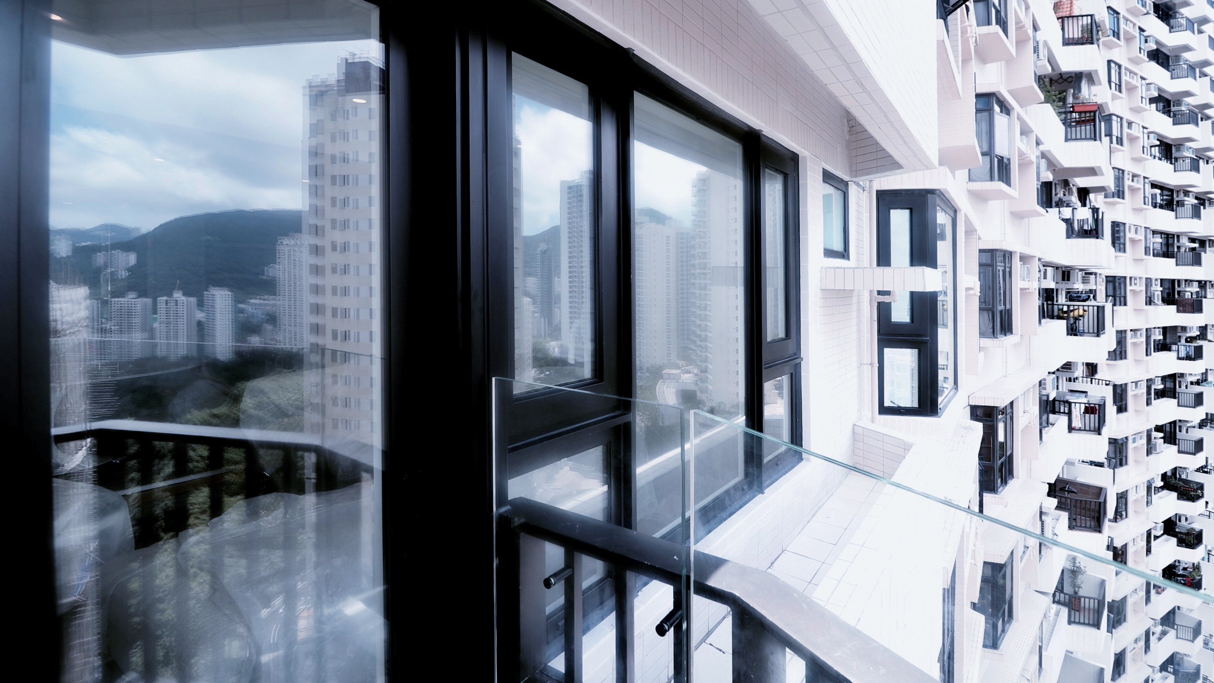 JS - Aluminium Windows in Hong Kong 香港優質鋁窗公司 – Phantom Screens Mosquito Net Installation 防蟲網窗紗 - Flora Garden慧景園